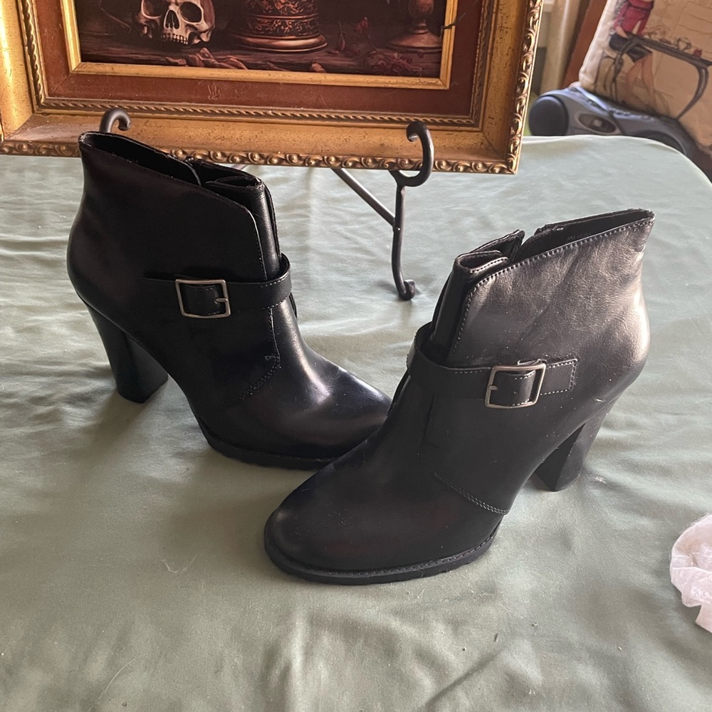 Elegant Black Ankle Boots